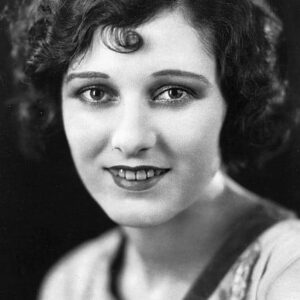 تصویر هنرمند Georgia Hale