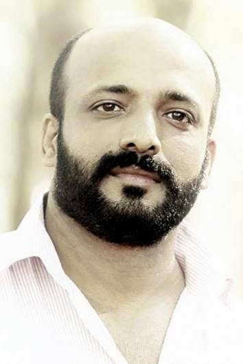 تصویر هنرمند M B Padmakumar