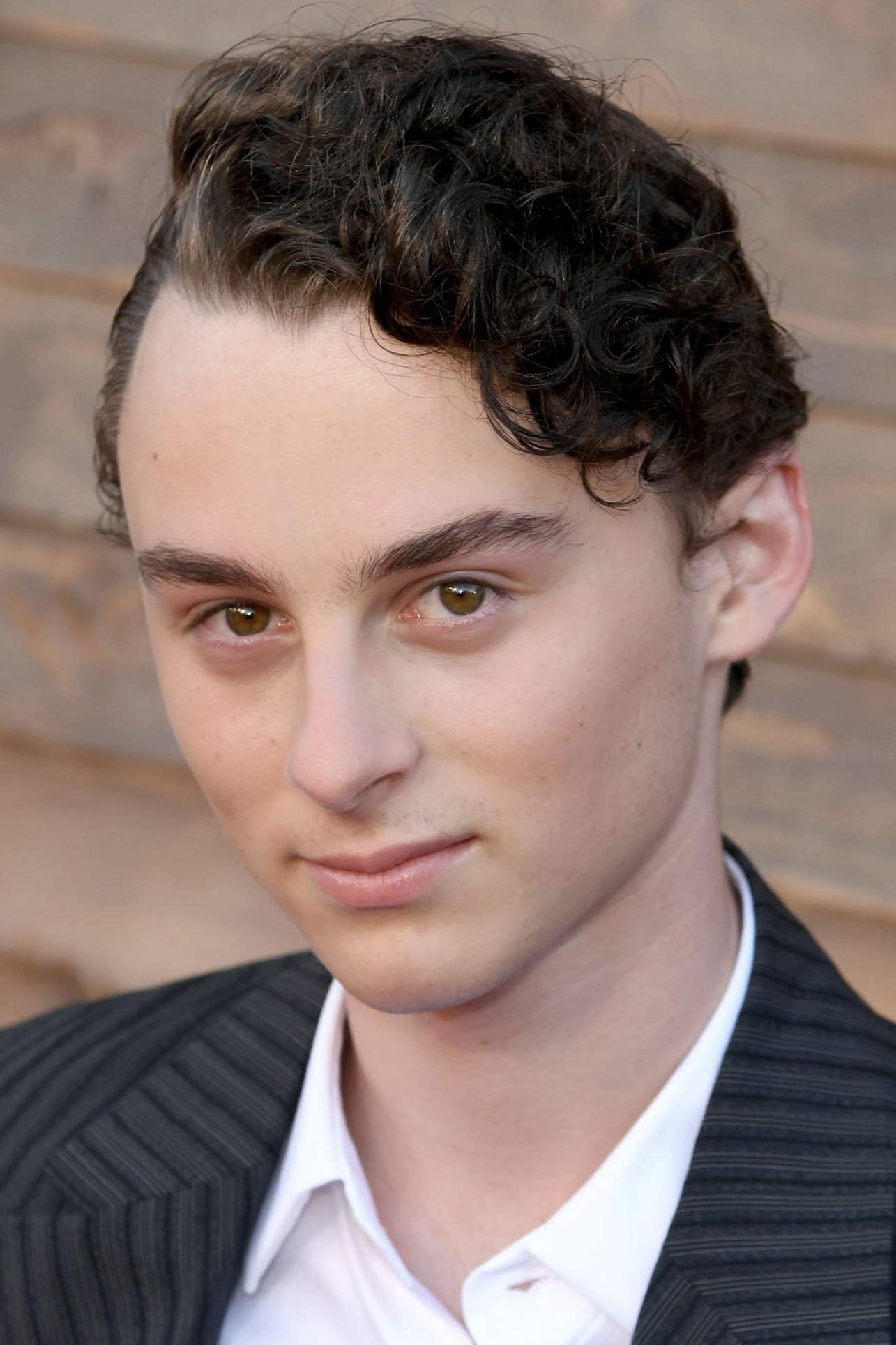 تصویر هنرمند Wyatt Oleff