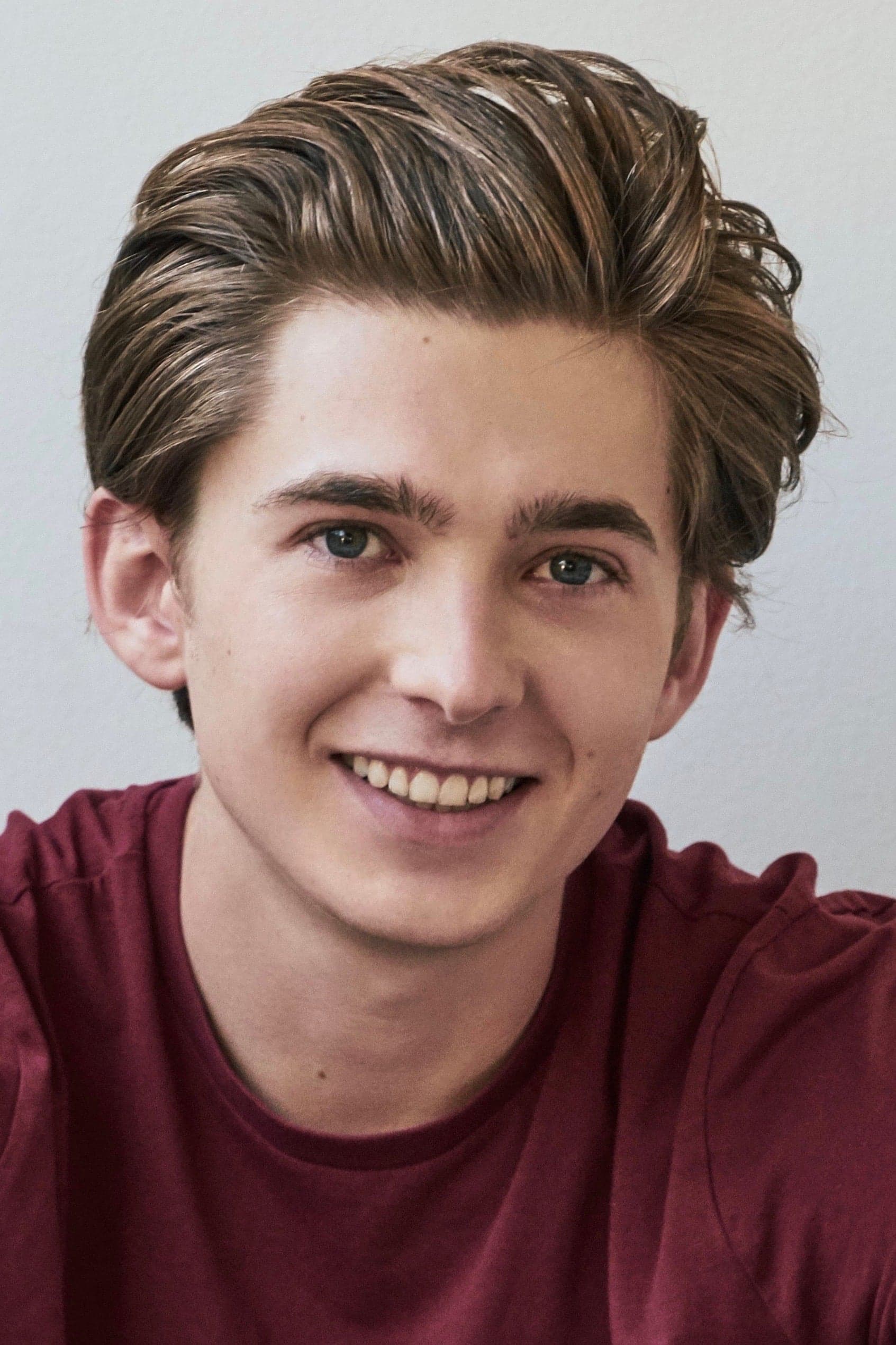 تصویر هنرمند Austin Abrams