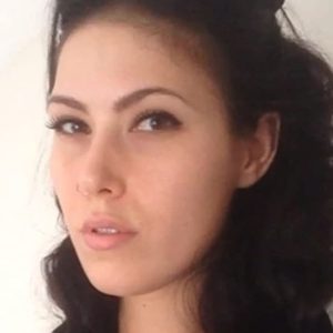 تصویر هنرمند Nicole Dickinson