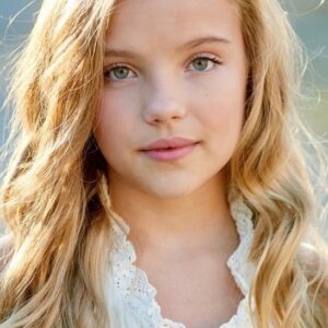 تصویر هنرمند Meg Crosbie