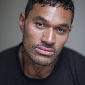 تصویر هنرمند CJ. Bloomfield