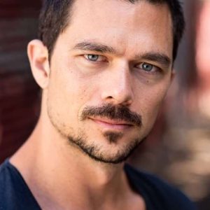 تصویر هنرمند Luke Arnold