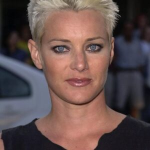 تصویر هنرمند Angela Featherstone