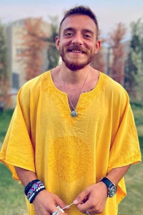 تصویر هنرمند Enes Külahçı