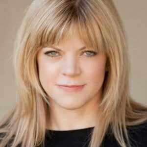 تصویر هنرمند Stephanie Savage