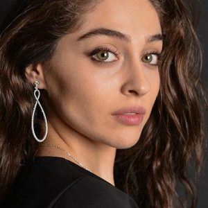 تصویر هنرمند Cemre Baysel