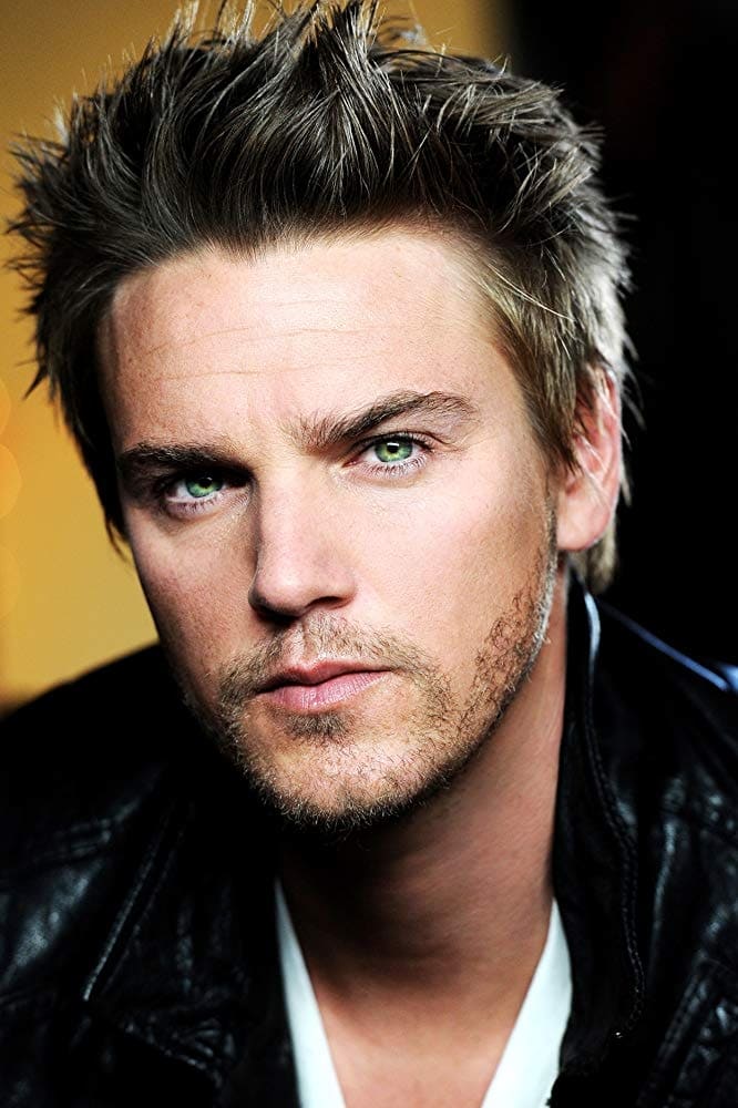 تصویر هنرمند Riley Smith