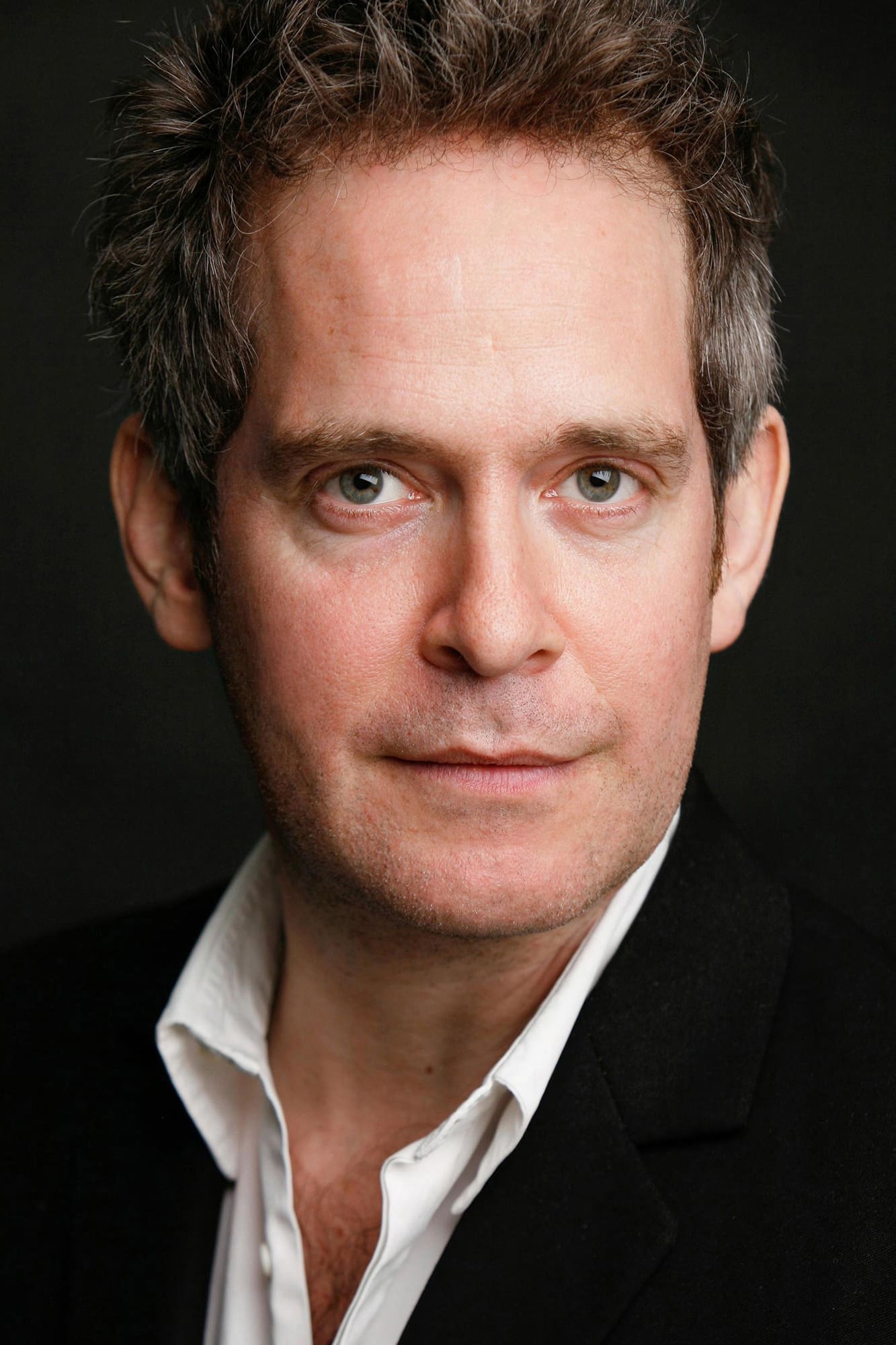 تصویر هنرمند Tom Hollander