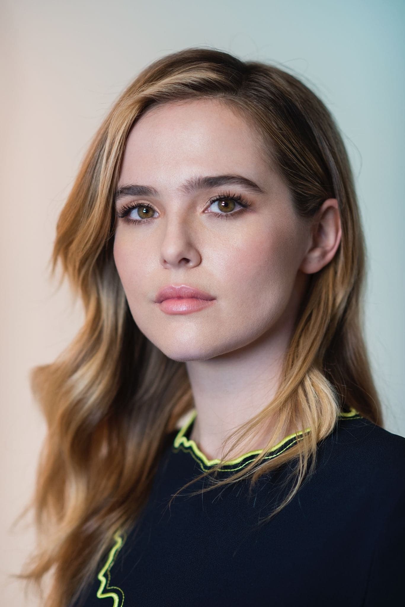 تصویر هنرمند Zoey Deutch