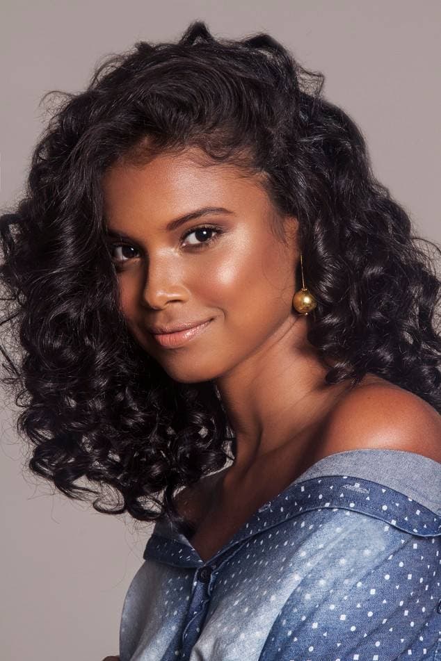 تصویر هنرمند Aline Dias