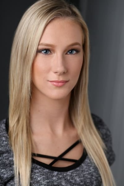 تصویر هنرمند Makenzie Collier