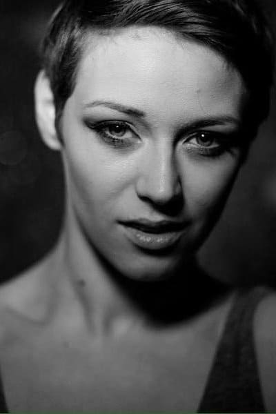تصویر هنرمند Laura Marie Howard
