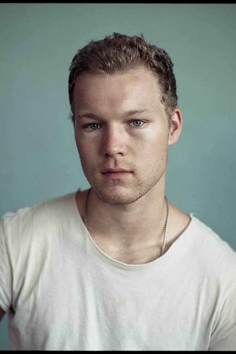 تصویر هنرمند Angus O'Brien