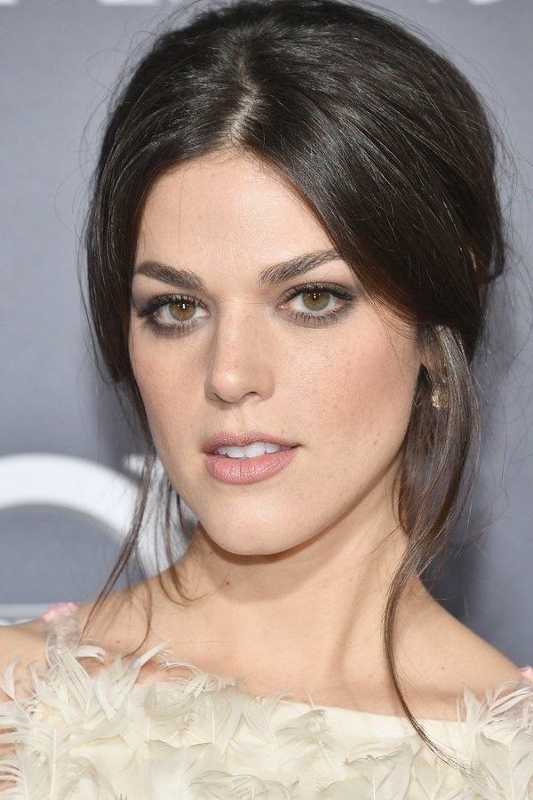 تصویر هنرمند Callie Hernandez