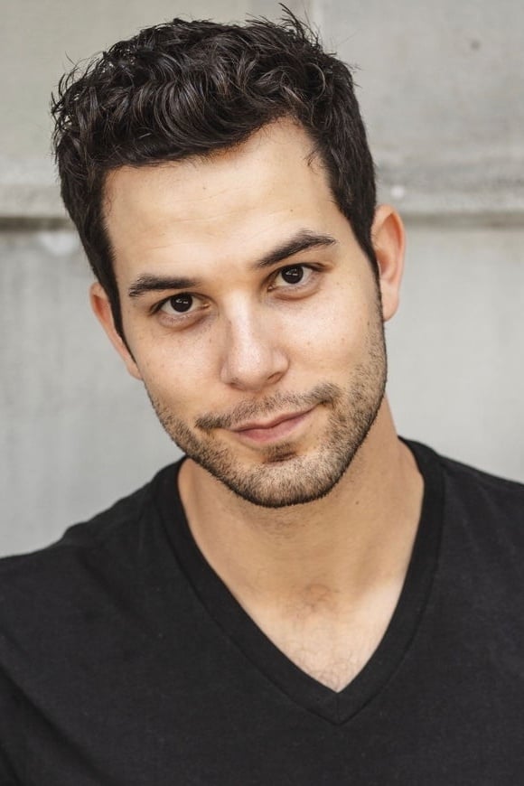 تصویر هنرمند Skylar Astin