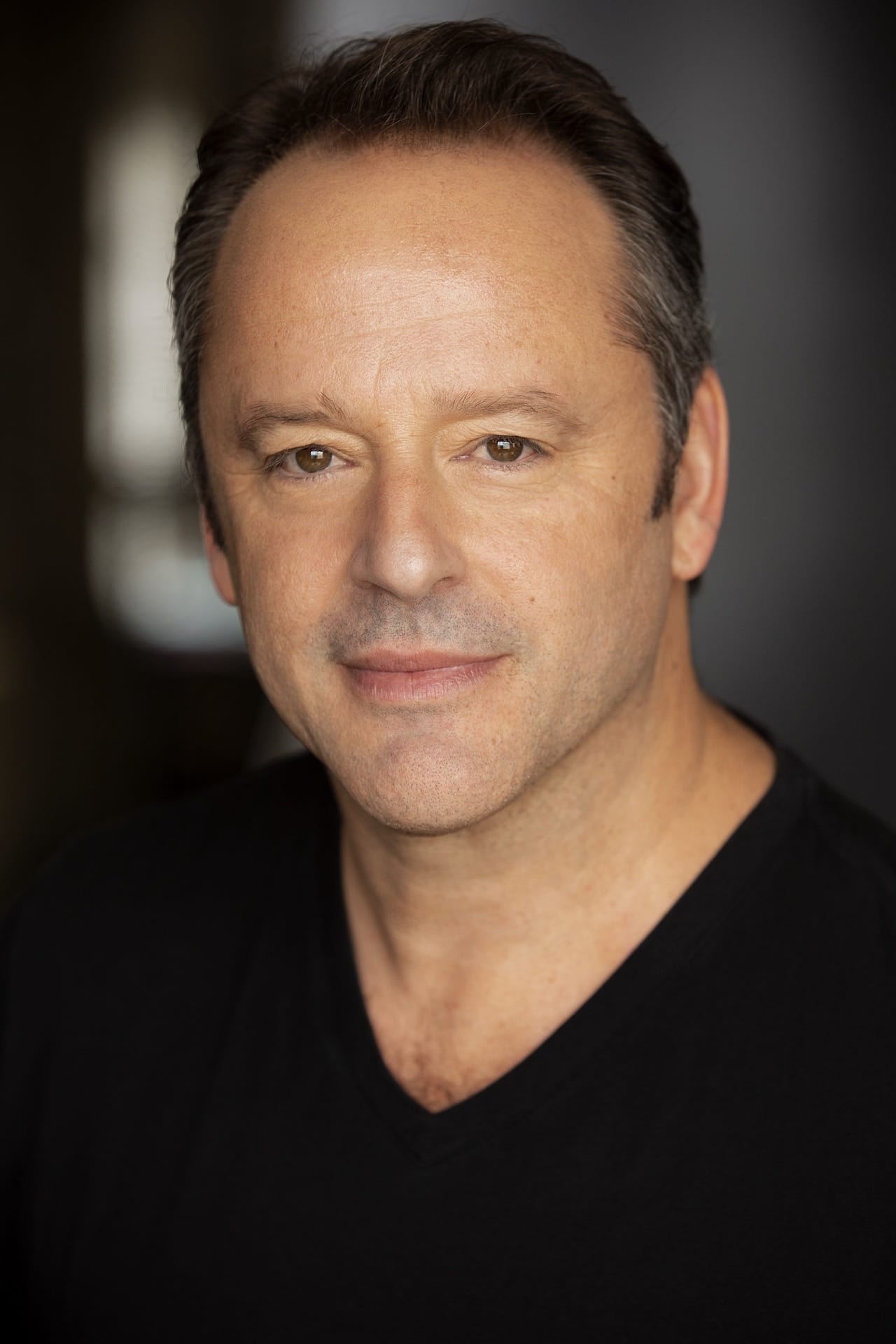 تصویر هنرمند Gil Bellows