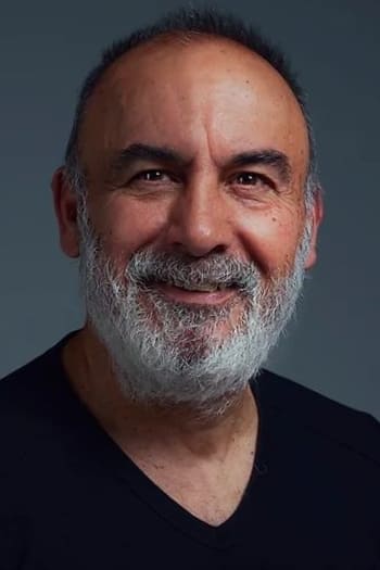 تصویر هنرمند Yaşar Üzer