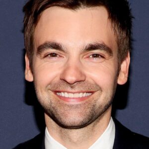 تصویر هنرمند Drew Tarver