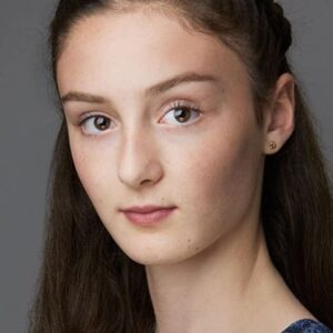 تصویر هنرمند Hollie Burgess