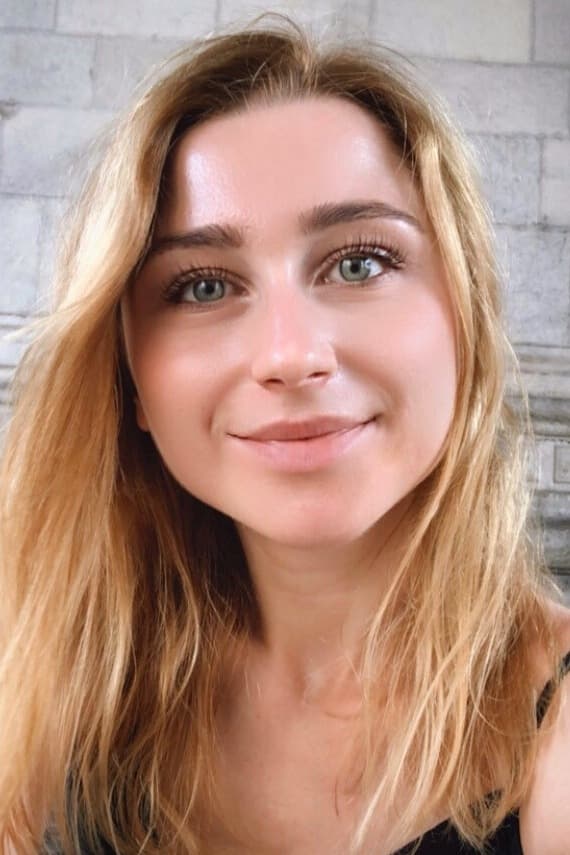 تصویر هنرمند Klaudia Csányi