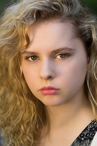 تصویر هنرمند Chloe Roe