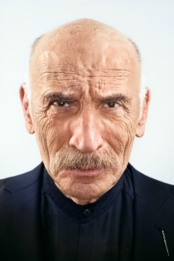 تصویر هنرمند Tuncel Kurtiz
