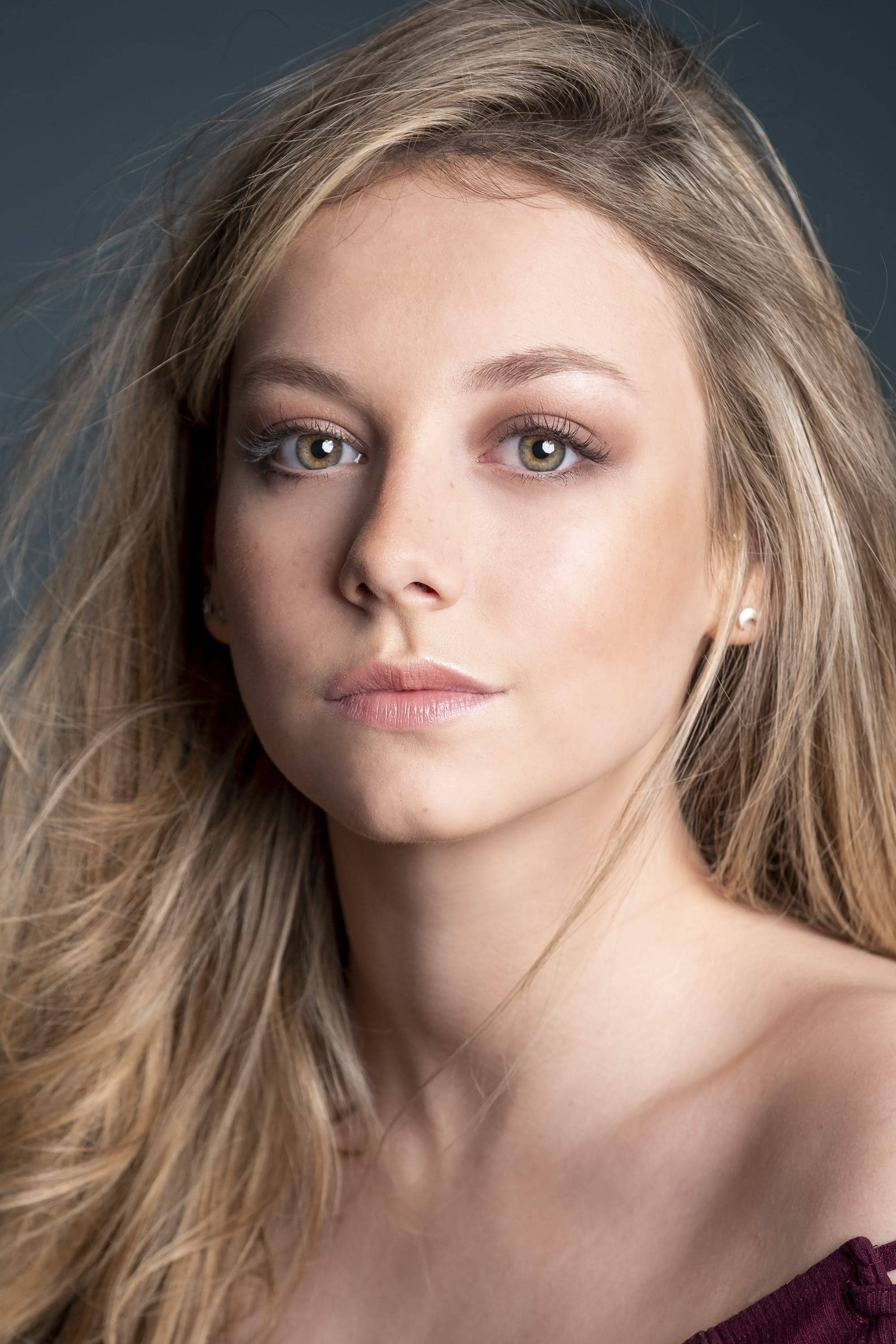 تصویر هنرمند Ester Expósito