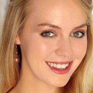 تصویر هنرمند Stephanie Rhodes