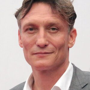 تصویر هنرمند Oliver Masucci