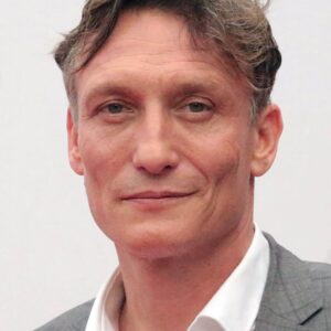 تصویر هنرمند Oliver Masucci