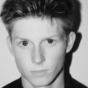 تصویر هنرمند Elliot Reeve