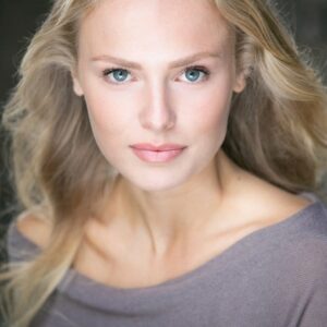 تصویر هنرمند Clementine Nicholson