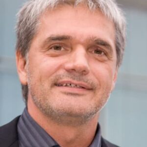 تصویر هنرمند Konstantin Lavronenko