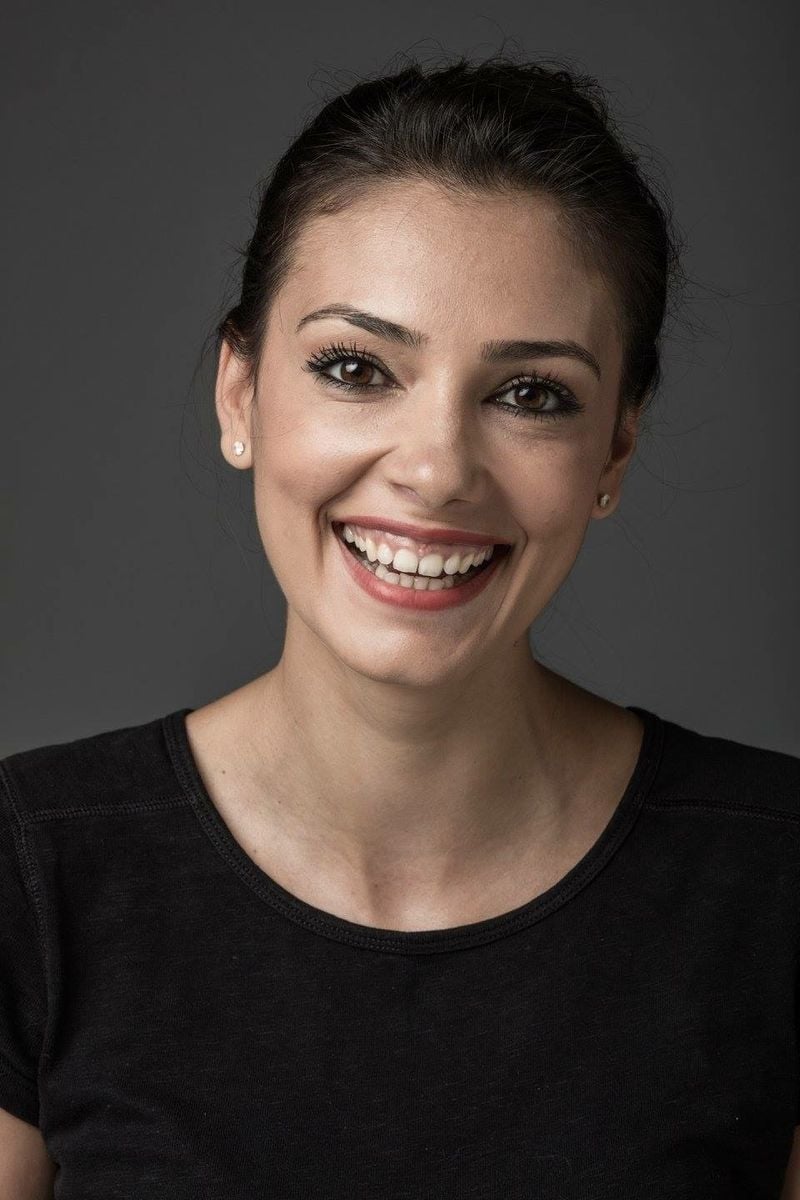 تصویر هنرمند Iulia Verdes