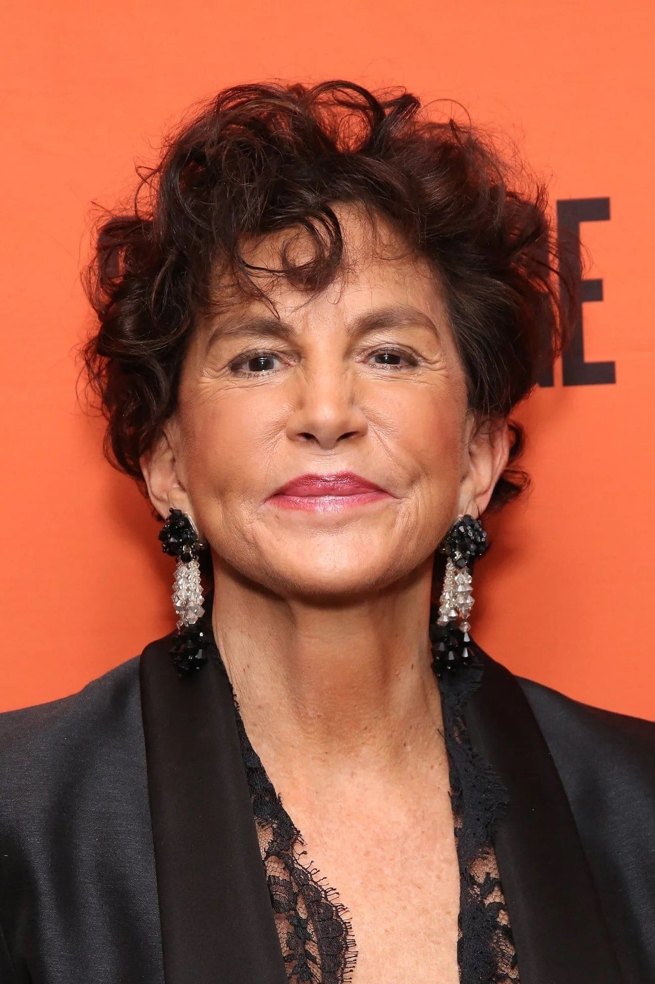 تصویر هنرمند Mercedes Ruehl