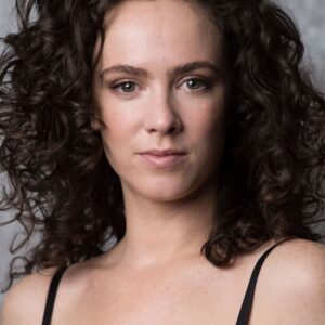 تصویر هنرمند Amy Manson