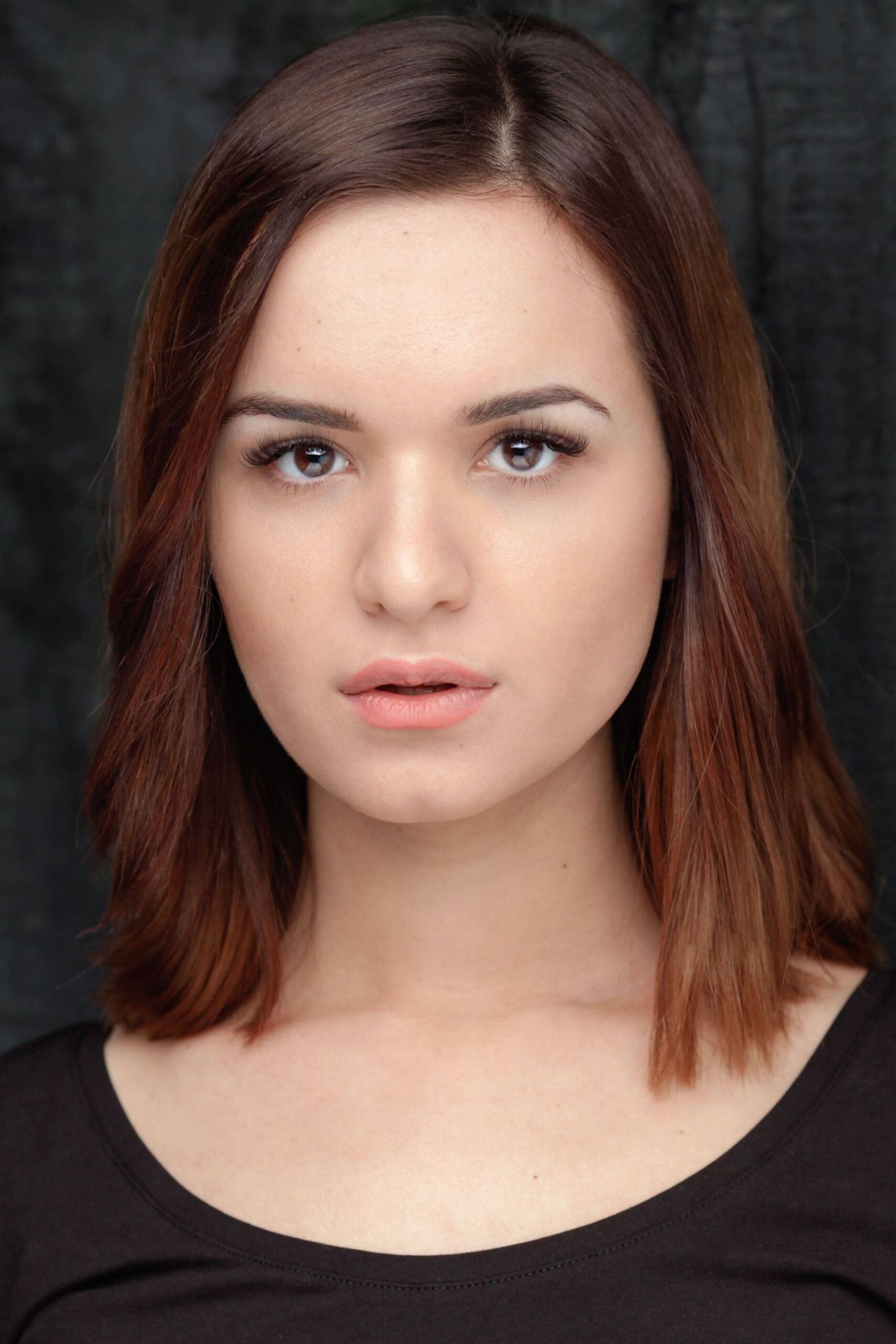 تصویر هنرمند Victoria Bellos