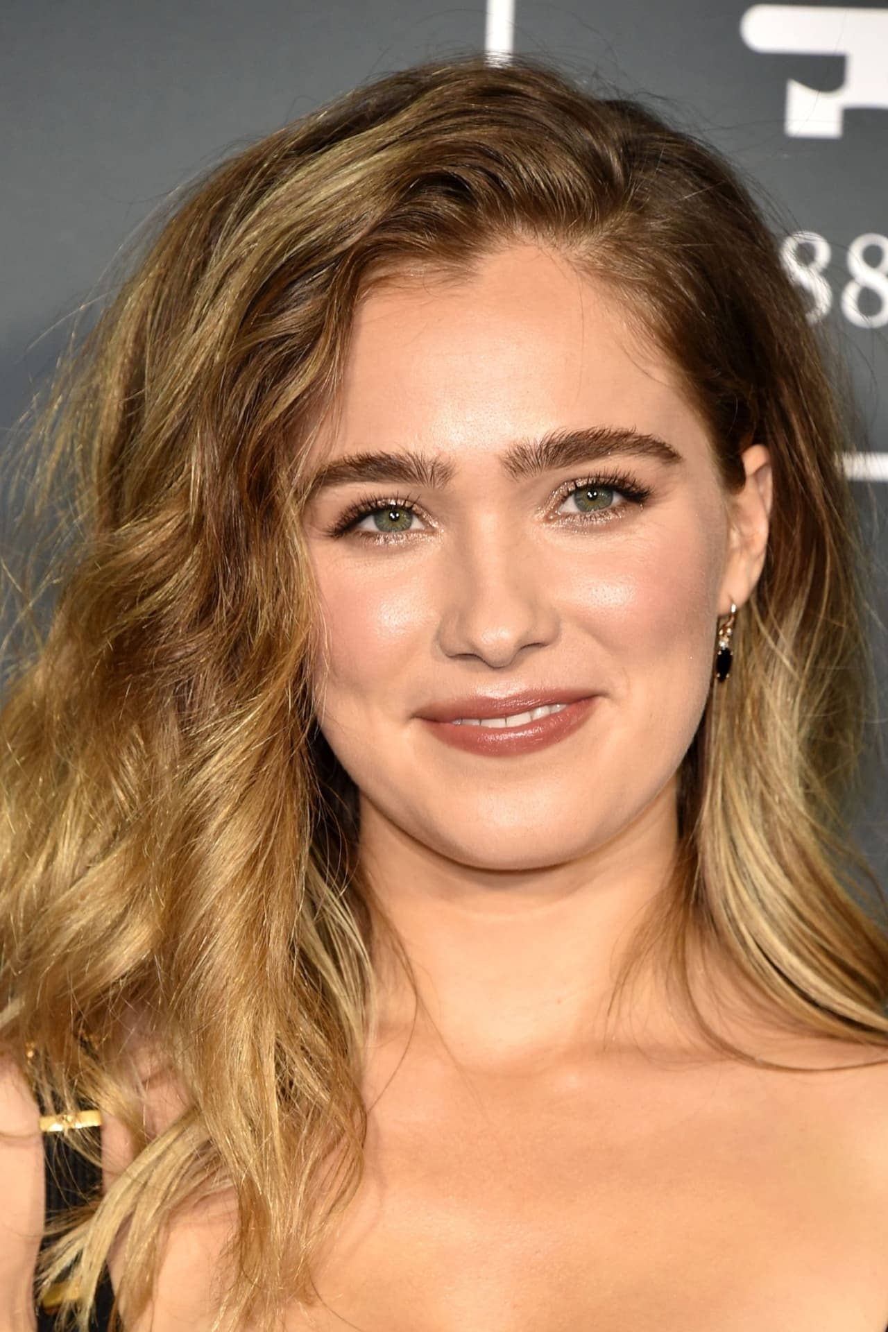 تصویر هنرمند Haley Lu Richardson