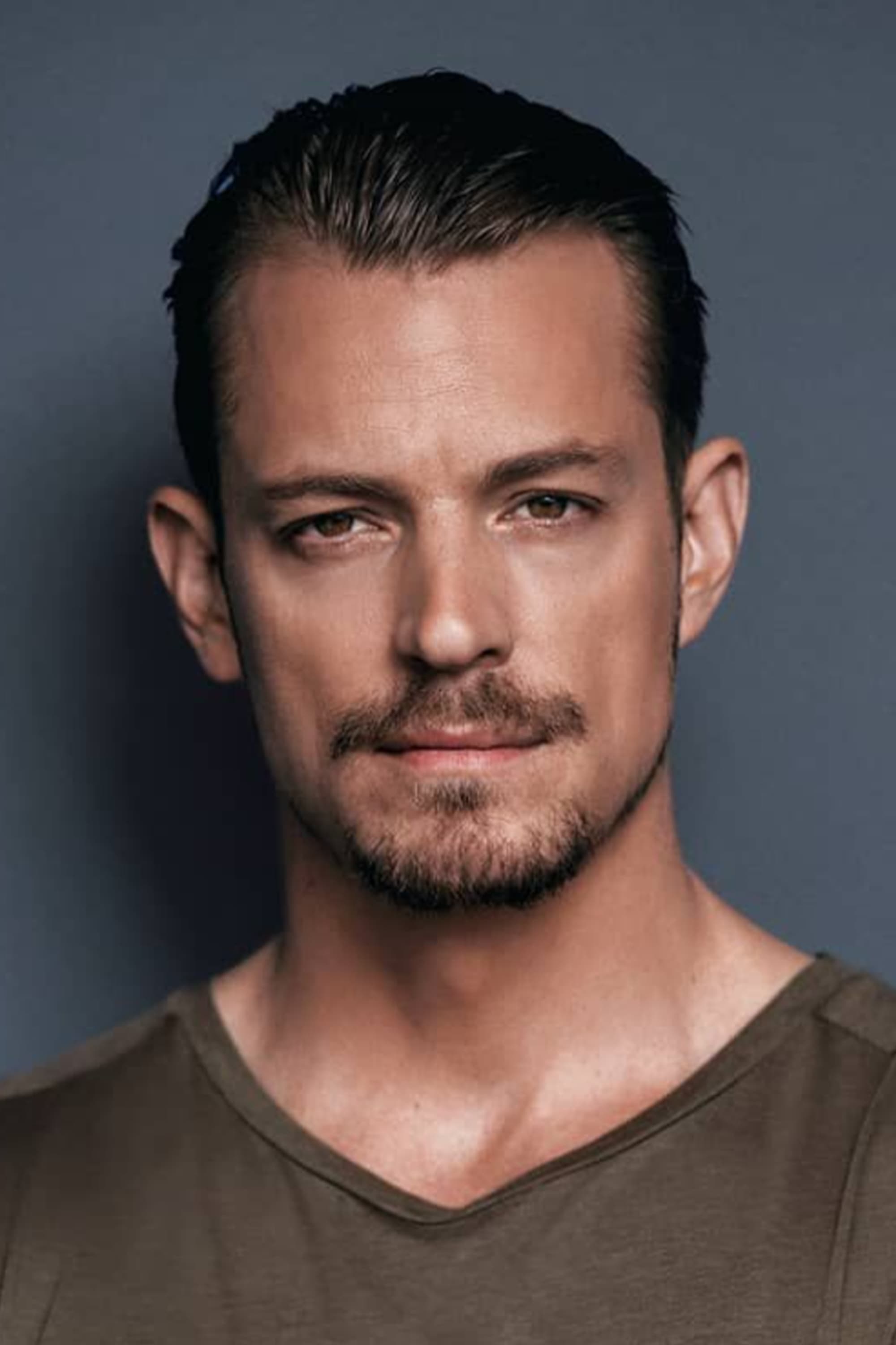 تصویر هنرمند Joel Kinnaman