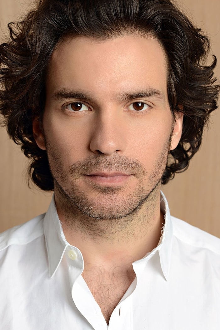 تصویر هنرمند Santiago Cabrera