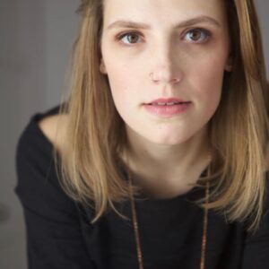 تصویر هنرمند Julia Coulter