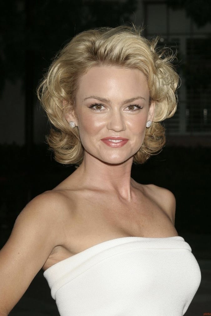 تصویر هنرمند Kelly Carlson