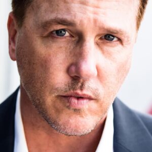 تصویر هنرمند Lochlyn Munro