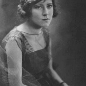 تصویر هنرمند Sarah Y. Mason