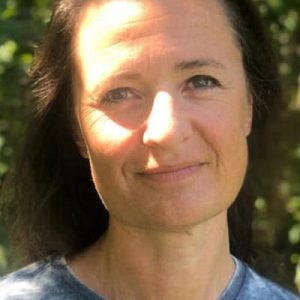 تصویر هنرمند Barbara Crone