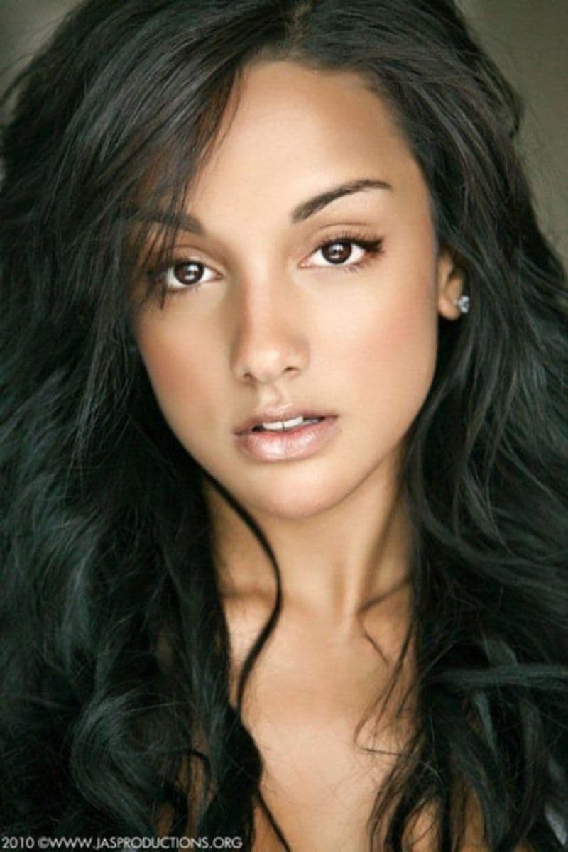 تصویر هنرمند Brittney Alger
