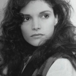 تصویر هنرمند Mary Elizabeth Mastrantonio