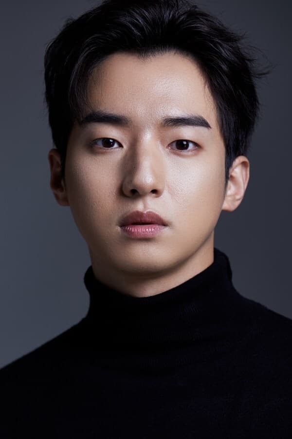 تصویر هنرمند Kim Hyeon-mok